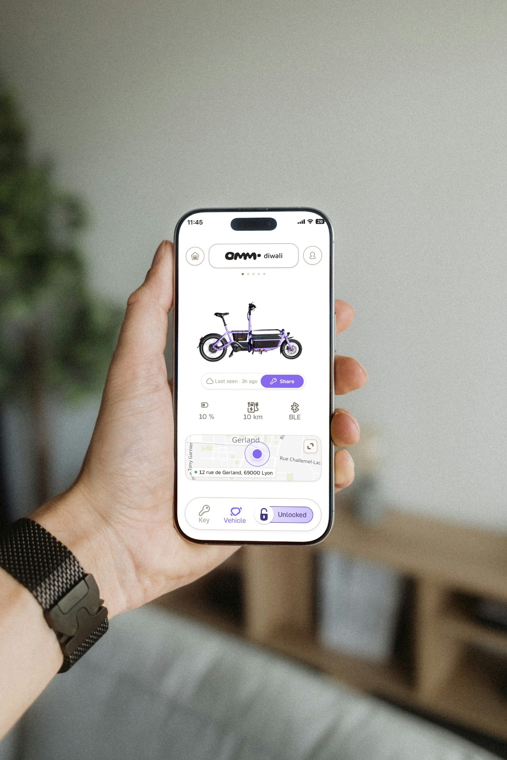 Prototype de l’application Active Pilot tenu en main